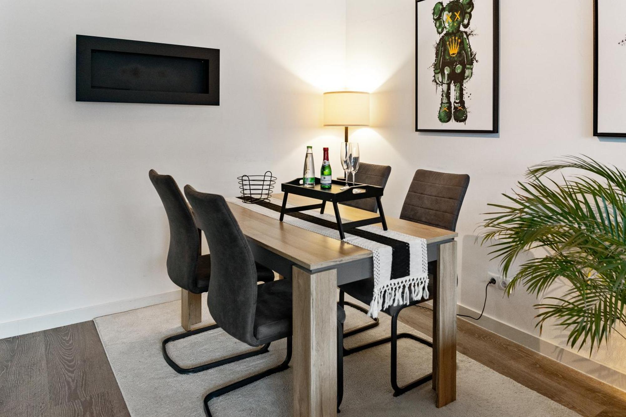 Modern Style Business Suite - Office - Kitchen - Balcony Herzogenaurach Exterior foto