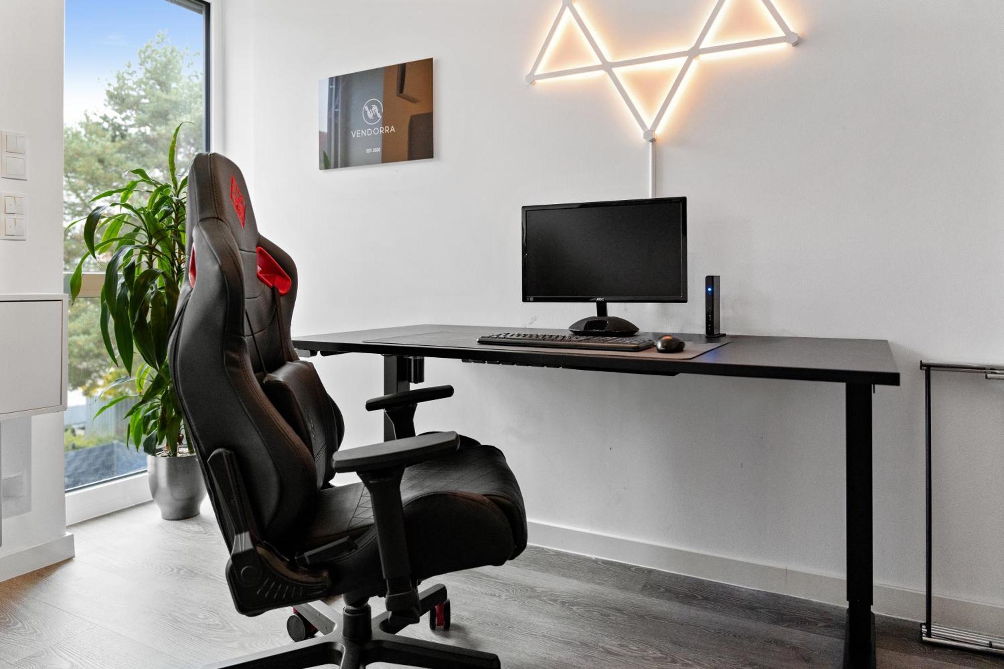 Modern Style Business Suite - Office - Kitchen - Balcony Herzogenaurach Exterior foto